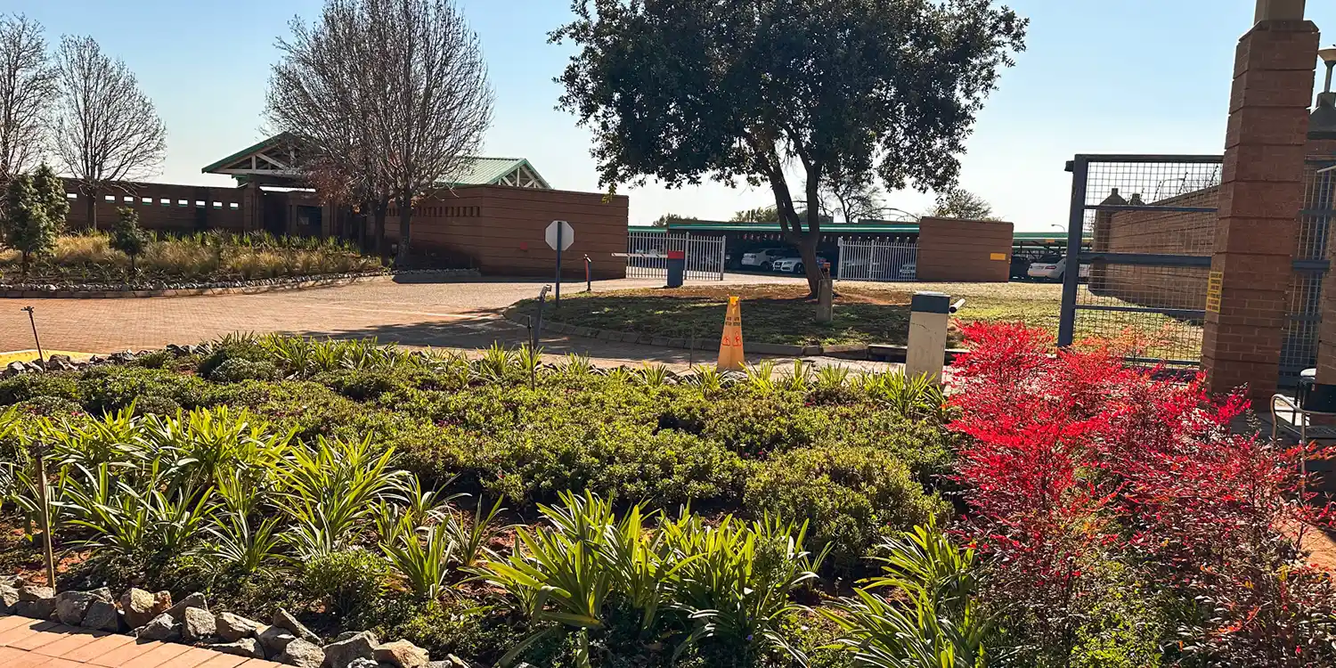 Public offices garden maintenance